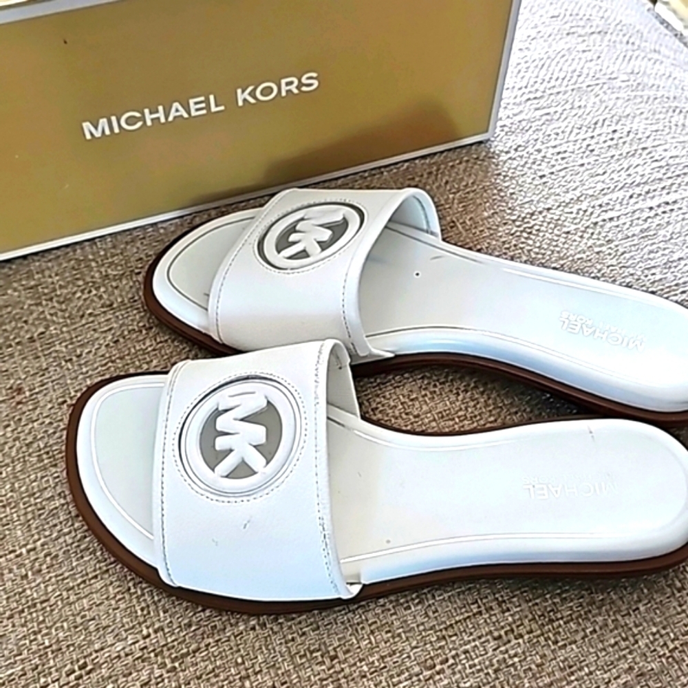 Michael Kors MK Logo slides slip on white size 6.5 nwt - Picture 5 of 5